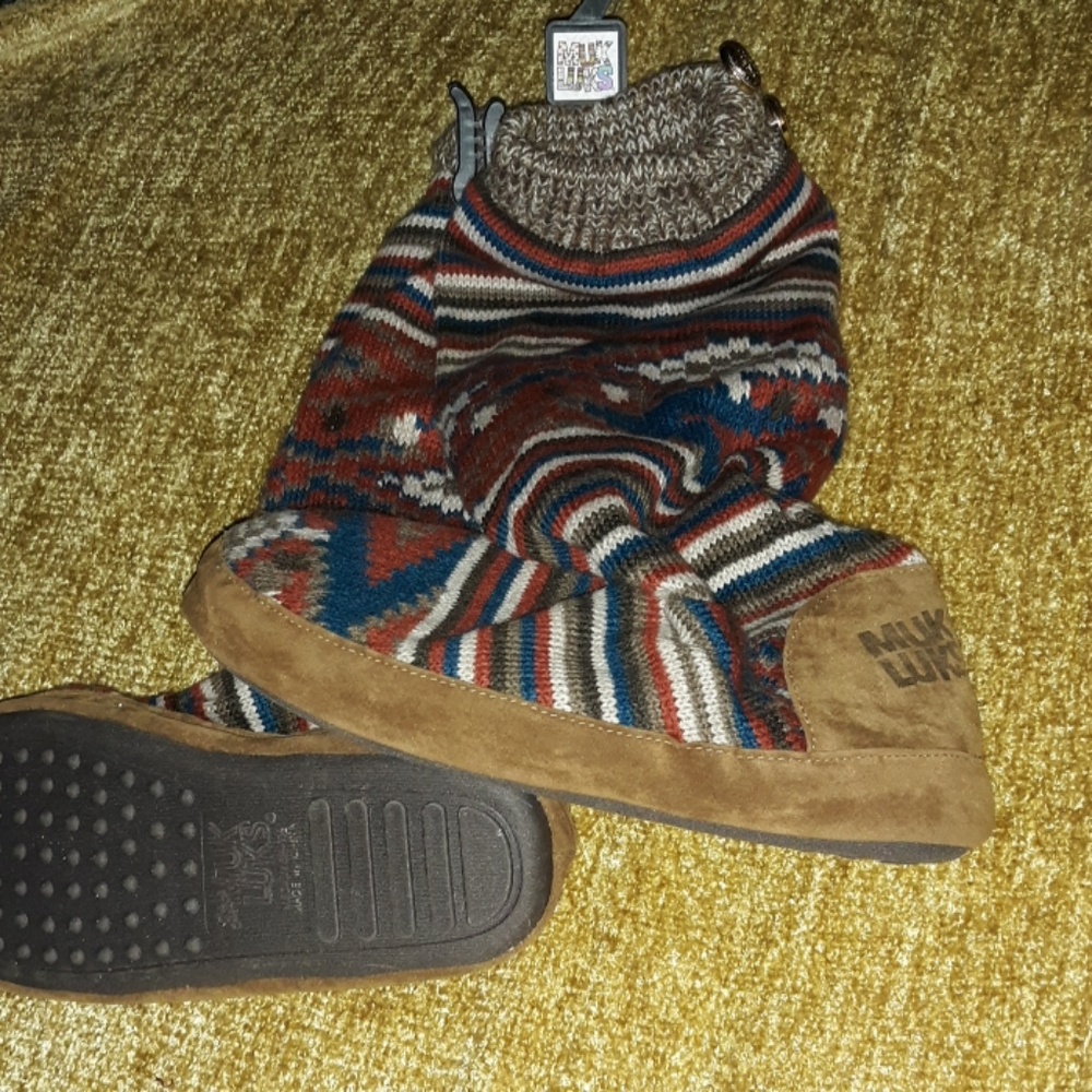 Muk luks size 6.5-7.5 slippers